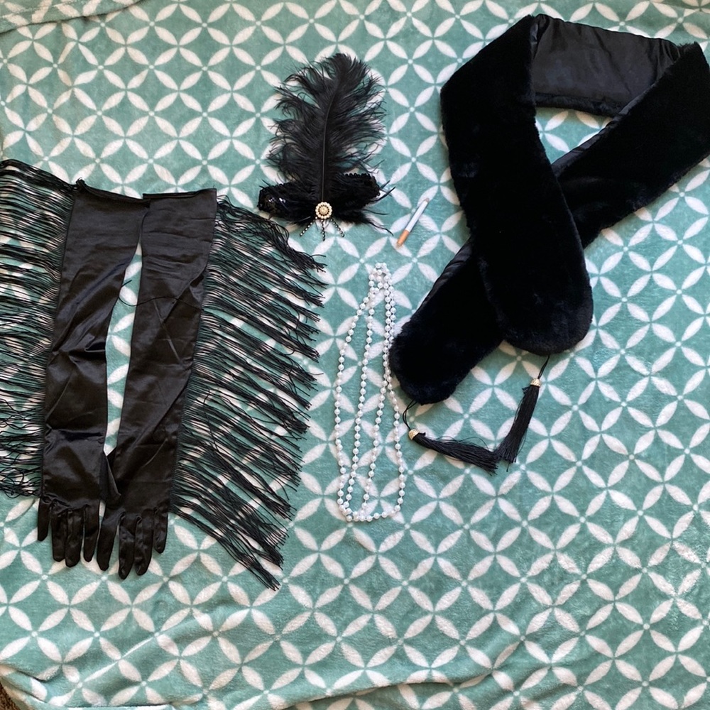 1920s flapper accessories!